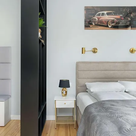 Klimatyczne Z Biurkiem W Poznaniu By Renters شقة