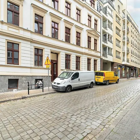 Apartmán Klimatyczne Z Biurkiem W Poznaniu By Renters Poznaň