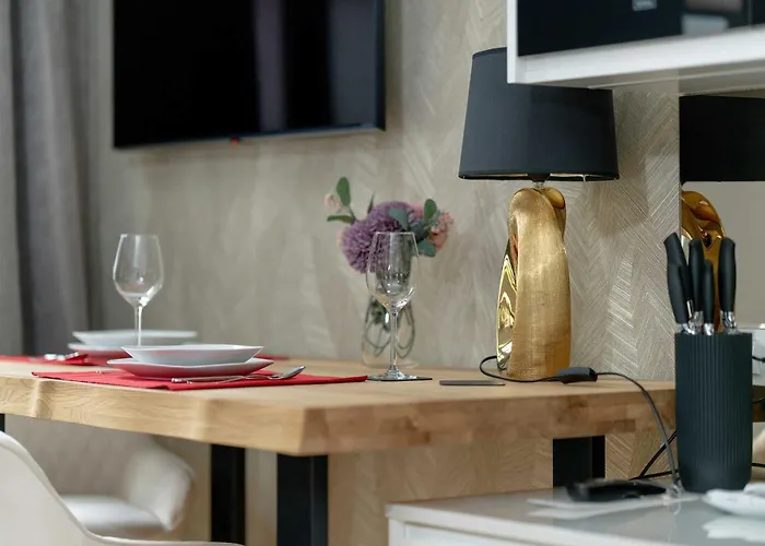 Klimatyczne Z Biurkiem W Poznaniu By Renters Apartmán