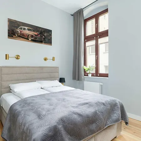 Apartment Klimatyczne Z Biurkiem W Poznaniu By Renters *