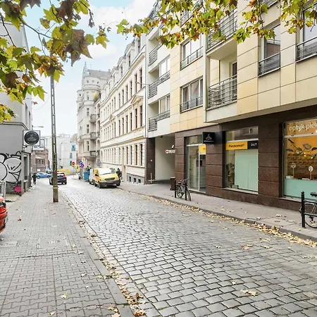 Klimatyczne Z Biurkiem W Poznaniu By Renters *