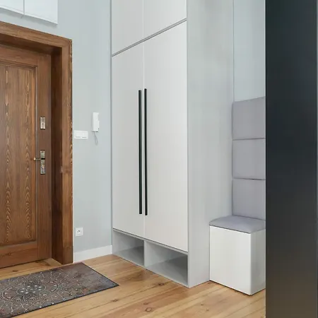 Klimatyczne Z Biurkiem W Poznaniu By Renters Apartment Poznan