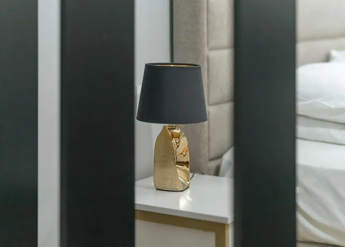 Klimatyczne Z Biurkiem W Poznaniu By Renters *