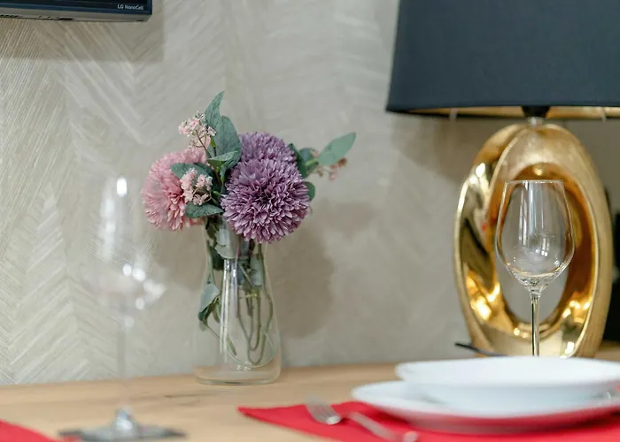 Klimatyczne Z Biurkiem W Poznaniu By Renters Poznań